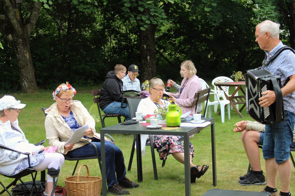 Deltagare som sjunger