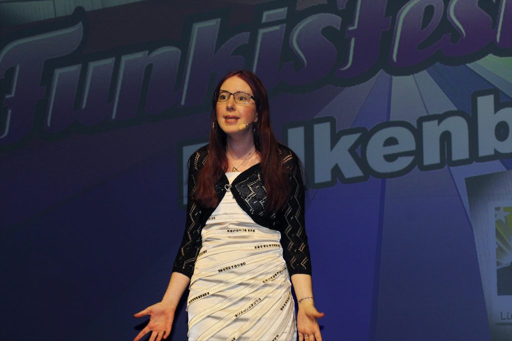 Caroline kvällen konferencier