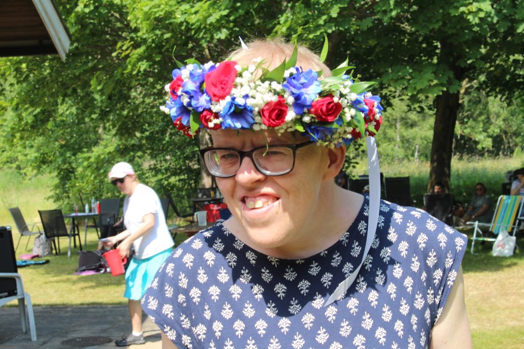 Jennyann i fin midsommarkrans
