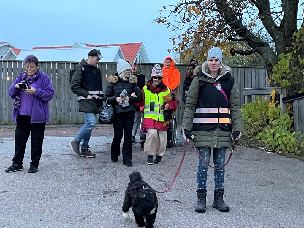 Deltagare på promenad