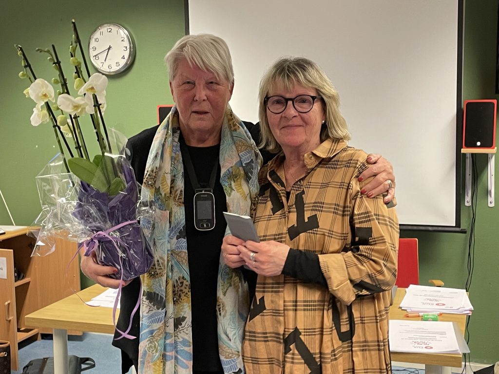 Kerstin avtackar Eva-Lis