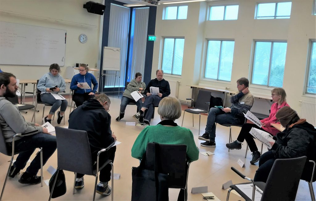 Deltagare som samlats för kurs