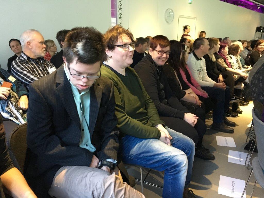 Anpassad IT vann Arvsfondens guldkorn 2018. David Sjölander Johansson är först i raden där vi sitter och väntar.