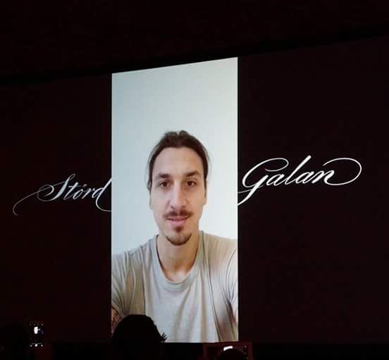 Zlatan kunde inte komma, men tackade via film