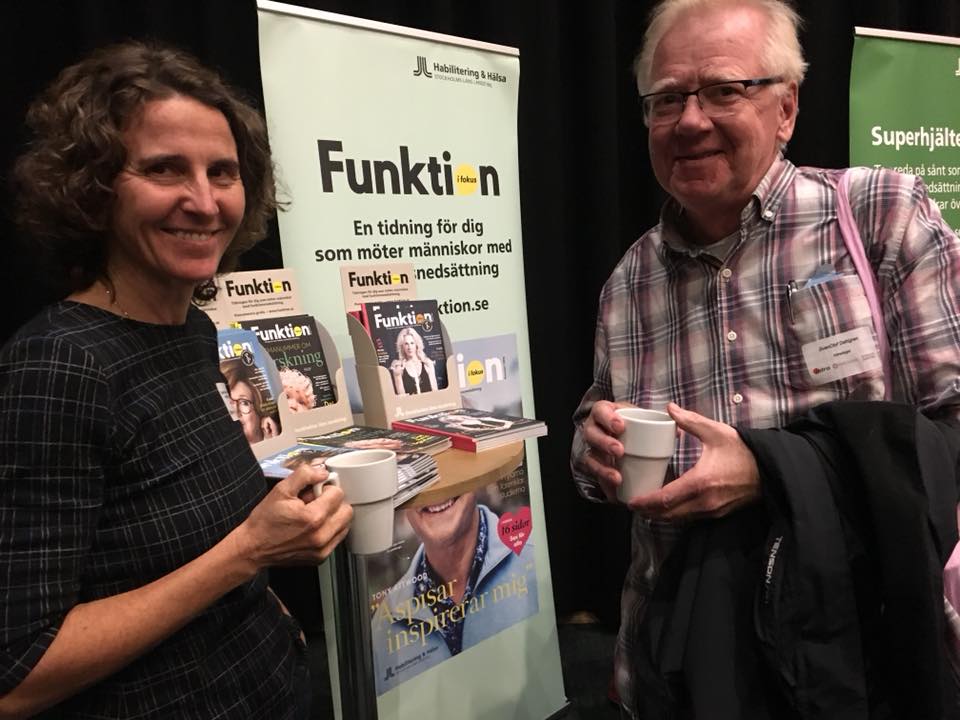Intradagarna 2018 Katarina Kindwall i Habilitering och hälsas utställningsmonter med föreläsare SvenOlof Dahlgren
