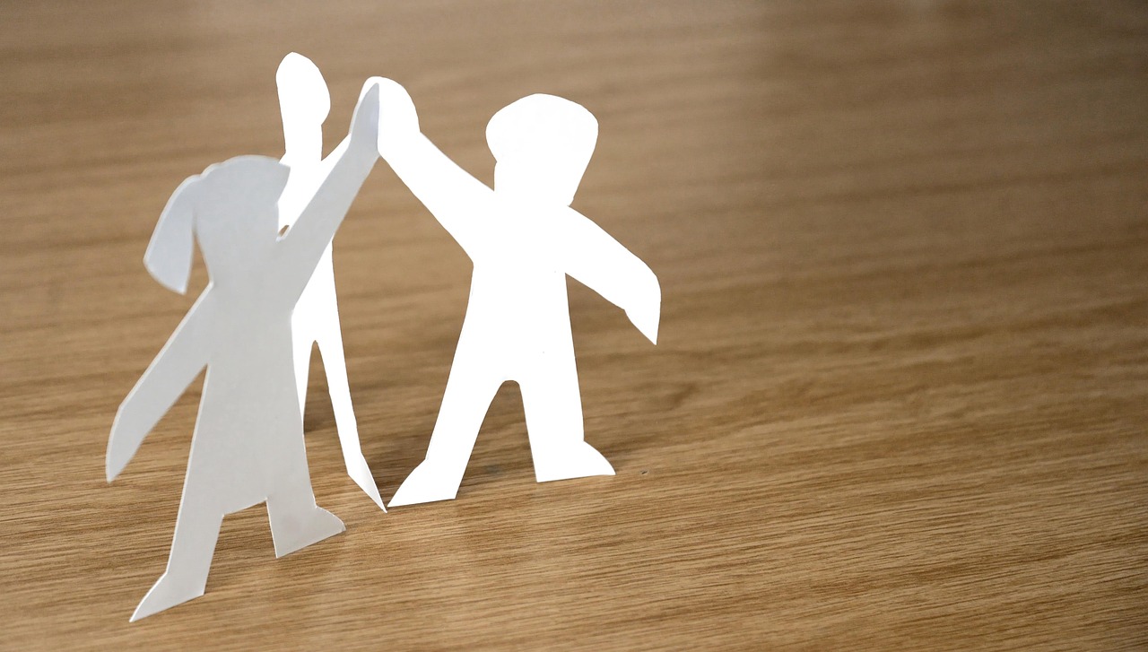 paper-figures-6652452_1280