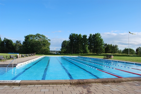 vallentuna-lindholmen-omrade-kvarnbadet-pool vallentuna-lindholmen-omrade-kvarnbadet-pool