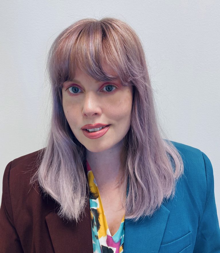 karin-press-bild-beskuren-768x883