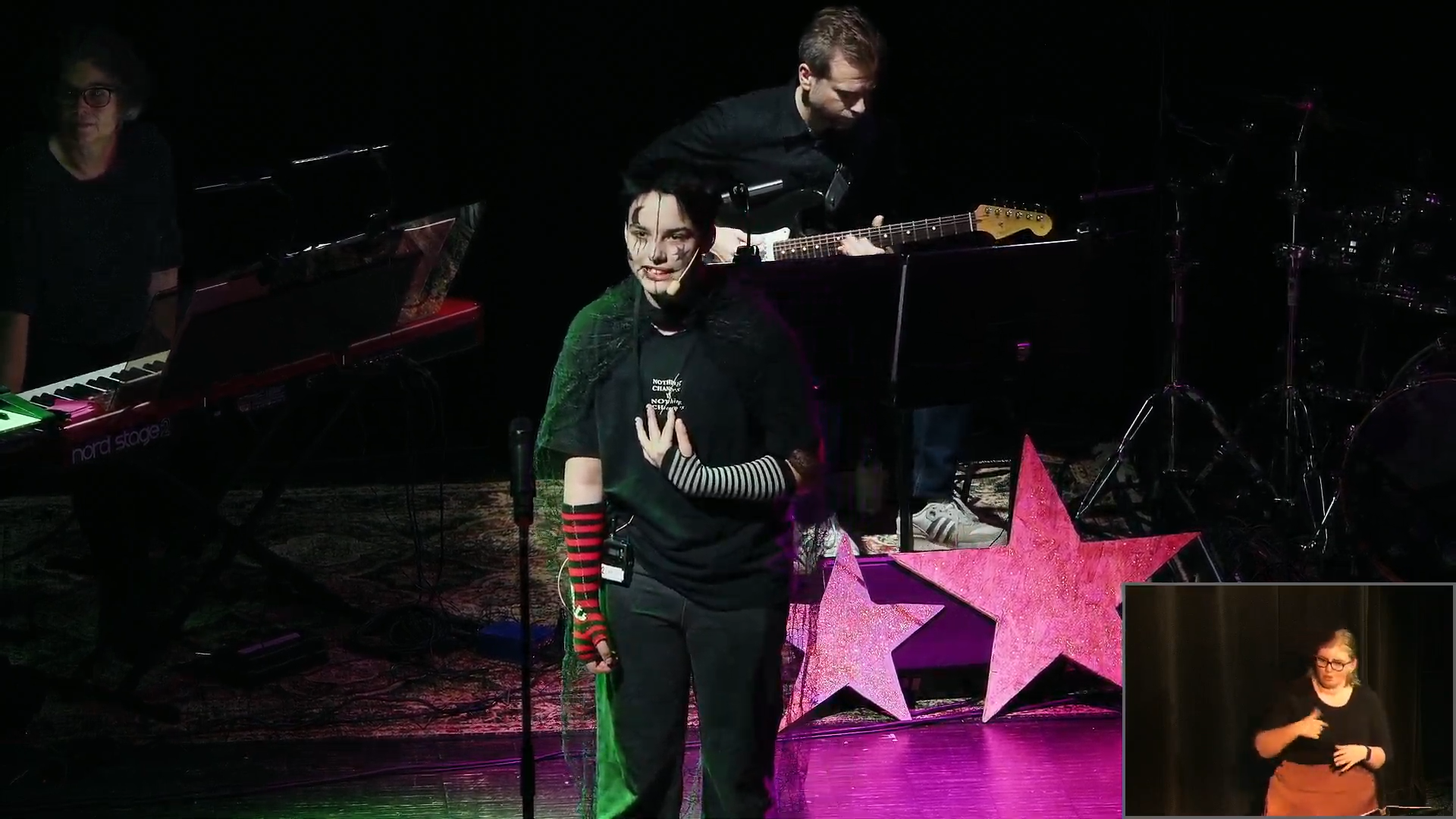 Filip Englund med Hi ren