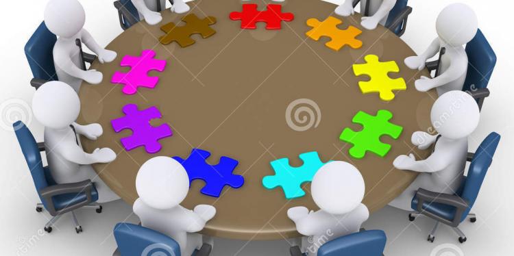 affarsman-i-ett-mote-foreslar-olika-losningar[1]